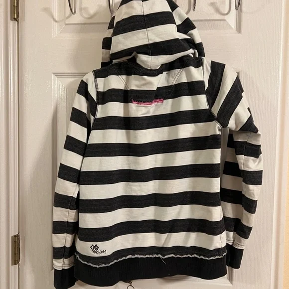 Volcom Black and White Striped Hoodie with Pink polkadot hood- women’s M - Picture 8 of 8